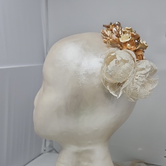 Cream and Gold Floral Hair Accessory with Metallic Shine main image 7